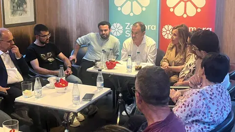 Francisco Requejo en el encuentro con  las asociaciones musicales