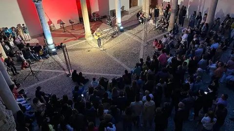 305dd4e9-a36a-44cc-9814-b1f834a5fdbb_tn