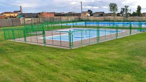 Piscina municipal de Manganeses de la Lampreana. Fotografía: Ayuntamiento