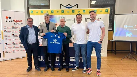 Firma entre la Unión Deportiva Toresana y la empresa LiderSport