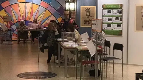 Mesas electorales en el Maestro Haedo