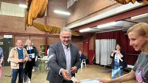 7305c753-558e-46fb-9b39-c92091bc02af_tn