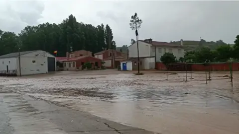 Calles anegadas en Villamor de los Escuderos