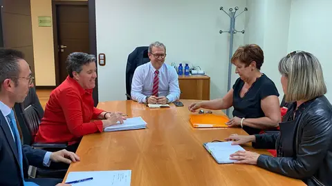 reunión con el comité de emrpesa de Siro