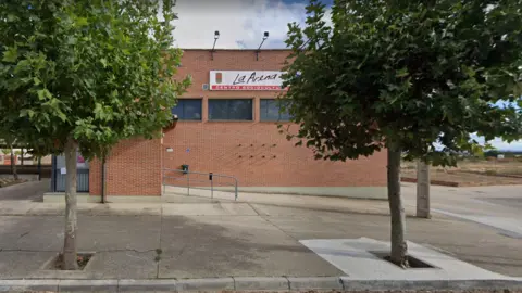 Salón y centro sociocultural 'La Arena' de Coreses