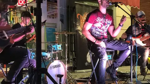 Gran Tráiler durante un concierto en la terraza del Marlott