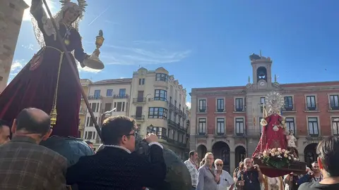 Zamora siente la víspera del Corpus Christi con el encuentro de La Concha y la Tarasca