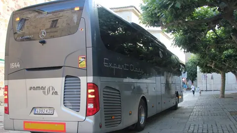 Autobús privado de transporte de viajeros