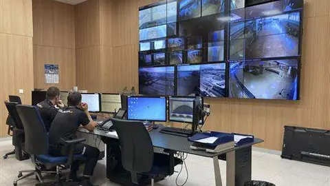 Agentes de Policía, durante la Operación Paso del Estrecho.