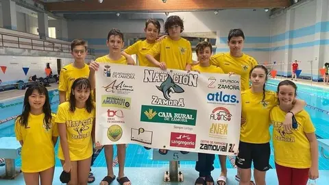 Alevines del CD Natación Zamora