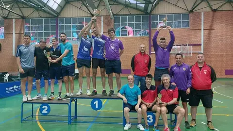 Podium por equipos del Club Tenis de Mesa Zamora-Caja Rural en los Campeonatos Autonómicos de Castilla y León