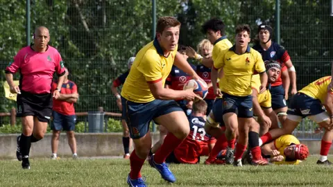 Álvaro García, León M20, con la camiseta de la Selección española