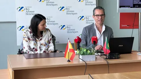 María Eugenia Cabezas y del Secretario General de la FRAH, José Luis González Prada