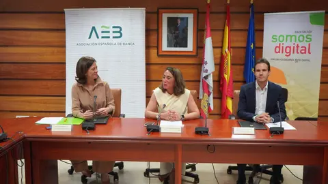 Firma del convenio 'Mi banca digital Fácil y segura'
