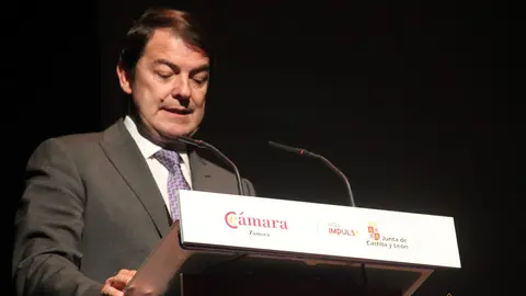 Alfonso Fernández Mañueco en el marco de la 35 edición de los premios Mercurio y Vulcano