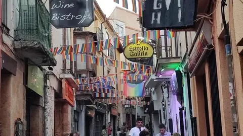 La calle Los Herreros celebra la fiesta del Orgullo_2