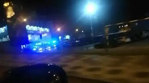 Luces de la Policía Municipal a su paso por el Tanatorio Ciudad de Zamora