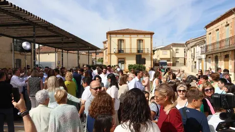 Visita de Alberto Núñez Feijóo a Corrales del Vino durante la campaña electoral del 23J_33