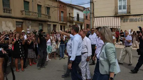 Visita de Alberto Núñez Feijóo a Corrales del Vino durante la campaña electoral del 23J_22