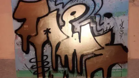 Pintada realizada en la Rúa de los Notarios