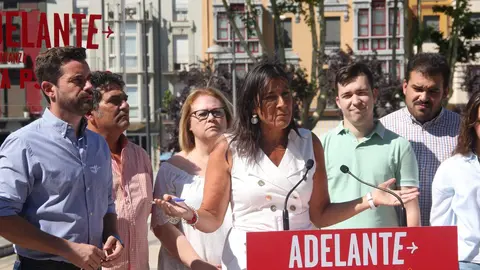 La Secretaria de Organización del PSOE de CyL, Ana Sánchez, y el cabeza de lista socialista al Congreso por Zamora, Antidio Fagúndez