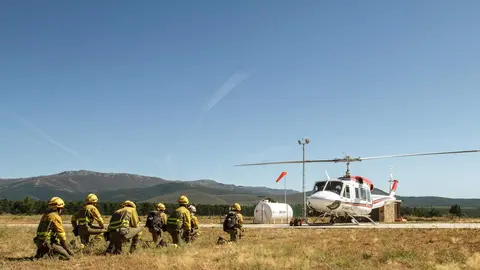 Brigada helitransportada. Fotografía: @INFOCYL