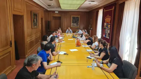 Javier Faúndez y Emilio Fernández con representantes de Alimentos de Zamora y ExquisiteZa