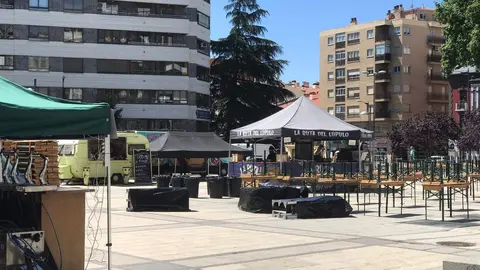 La Marina cogía forma este jueves para la inauguración de la feria