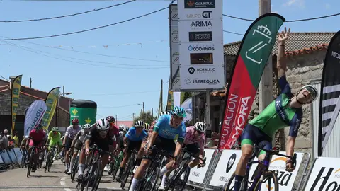 Llegada a meta de la segunda etapa. Imagen: Álvaro García