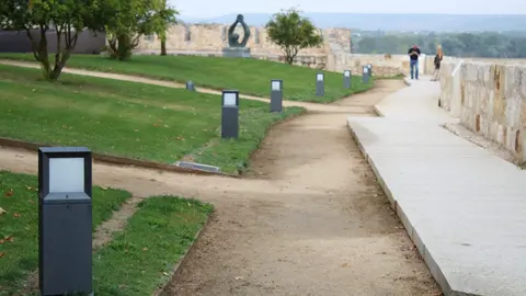 Iluminación en en entorno del Castillo de Zamora