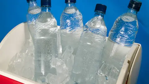 Agua fría. Fotografía de archivo