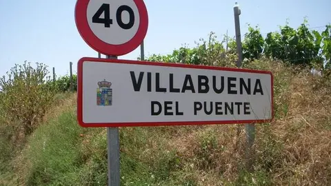 Señal entrada a Villabuena del Puente