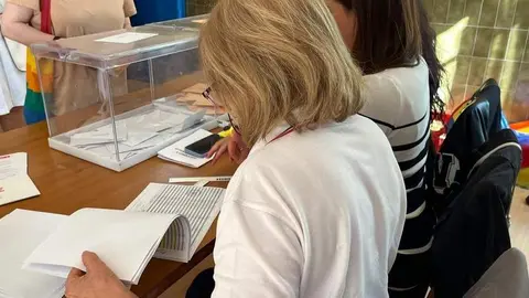Mesa electoral en Zamora el 23-J