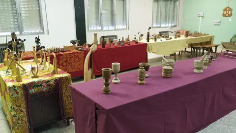 Muestra artesanía en madera. Fotografía: CEDIDA