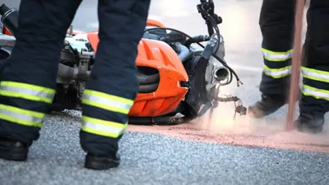 Accidente de moto. Fotografía de archivo