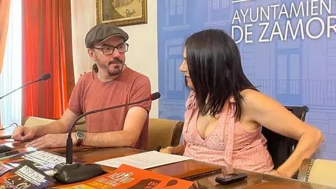 Ciclo Nacional de Magia de Cerca y de las Veladas de los Enigmas Mentales