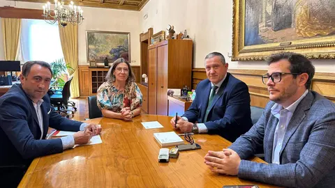 Encuentro entre la Diputación de Zamora y la Cámara de Miranda