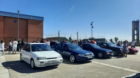 Más de una treintena de vehículos se dan cita en Muelas del Pan (2)