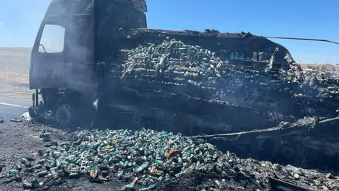 Incendio camión vía @EmergenciaAvila