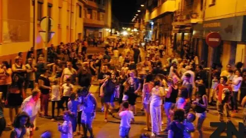 Fiesta en el barrio de Los Bloques