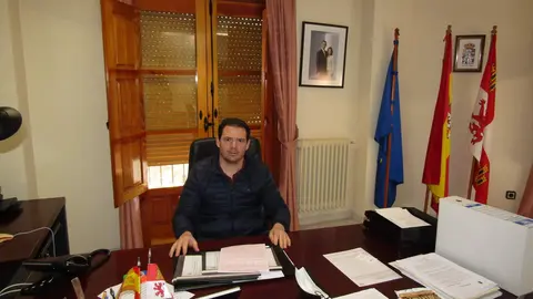 Ayto. Tábara. Antonio Juárez Núñez, Alcalde (1)