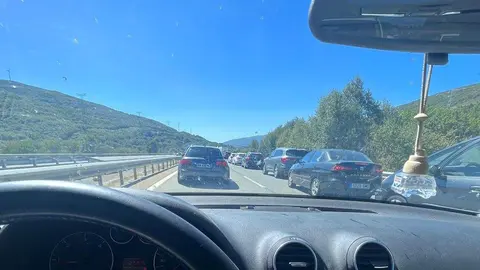 Retenciones en la A-52. Imagen cedida a Zamora News