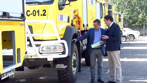 Entrega de vehículos- autobombas