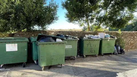 Contenedores de basura en el municipio de Rabanales