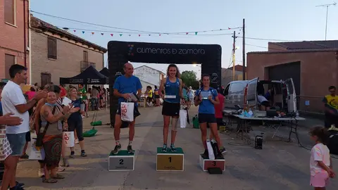 podium chicas villafafila