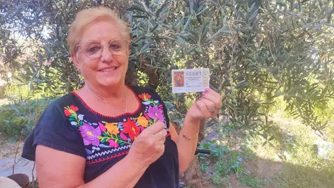 Una de las mujeres de la Asociación de Fermoselle