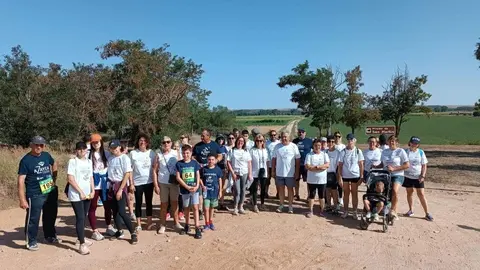 Un grupo de senderistas en la marcha organizada por Azayca y el Ayuntamiento de Villaralbo