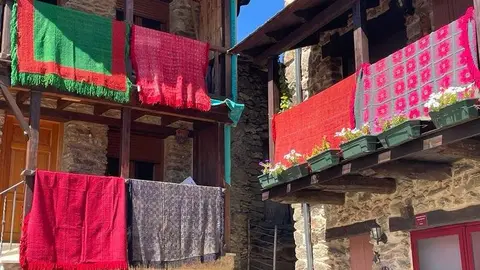 Porto y sus 300 aros de ganchillo_12
