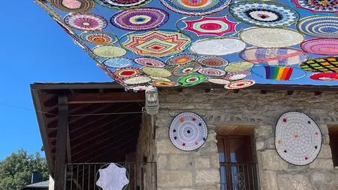 Porto y sus 300 aros de ganchillo_17