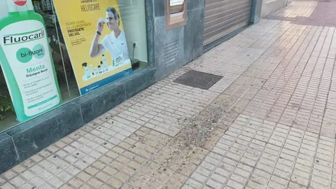 Acera vía Vox